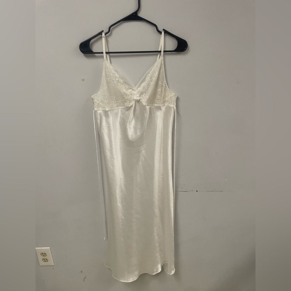 Oscar De La Renta Pink Label white midi nightgown lace bridal wedding